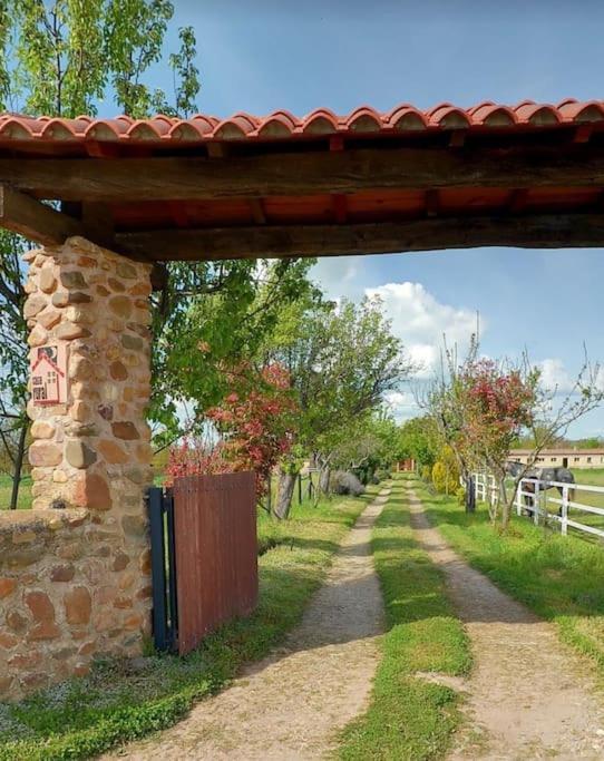 Granja De Cantarinas Ciudad Rodrigo Exterior foto